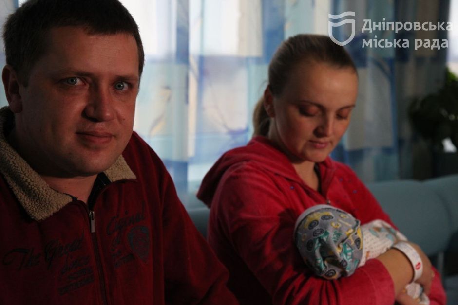 Попри блекаут дніпровські лікарі допомогли з'явитись на світ 29 немовлятам - рис. 1