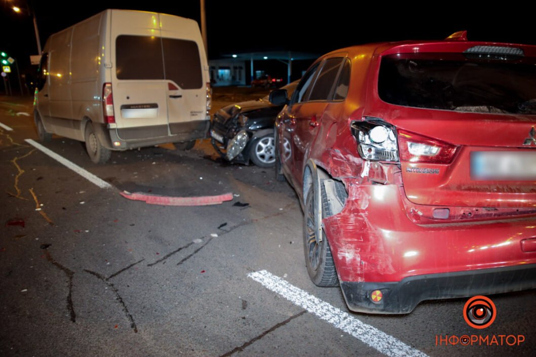 Масштабна автотроща на Слобожанському проспекті у Дніпрі: є постраждалі - рис. 4