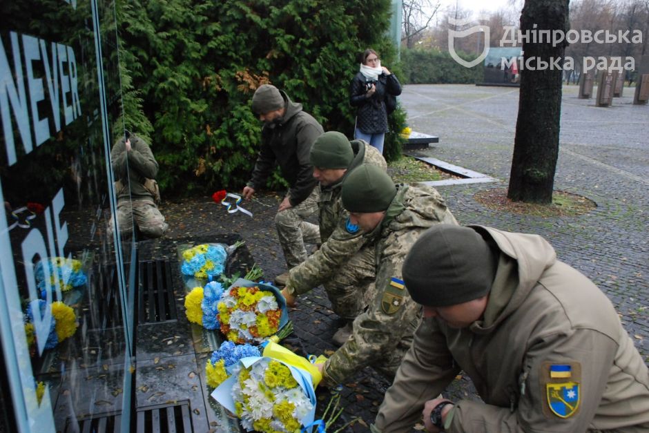 В Днепре отметили День Достоинства и Свободы - рис. 3