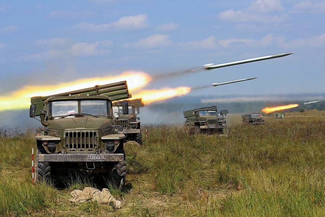 Окупанти вночі випустили понад 30 снарядів по Нікопольському району Дніпропетровщини - рис. 1
