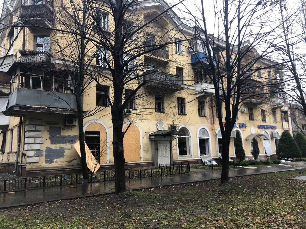 Пошкоджено житлові будинки: у Офісі Президента показали наслідки обстрілів Дніпра - рис. 2
