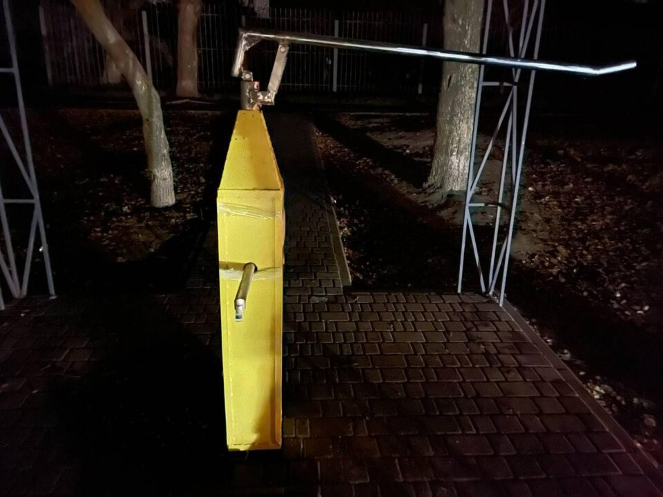 Не выдержали нагрузки: на левом берегу Днепра сломались новые водозаборные колонки - рис. 1