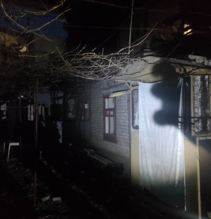 Пошкоджені будинки і ЛЕП: наслідки ворожих обстрілів Нікопольського району - рис. 2