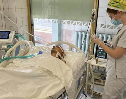 У дніпровській лікарні врятували життя важко пораненого бійця - рис. 2