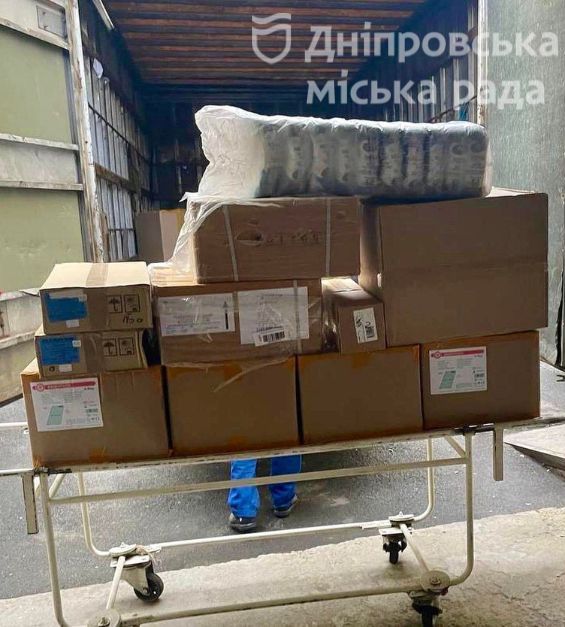 Волонтеры Днепра отправили военным и гражданскому населению несколько больших гуманитарных грузов - рис. 2
