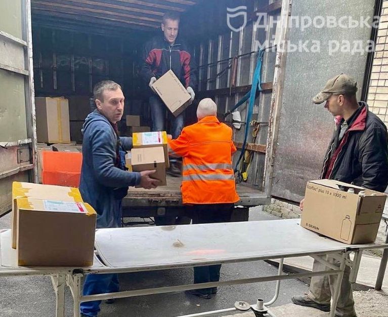 Волонтеры Днепра отправили военным и гражданскому населению несколько больших гуманитарных грузов - рис. 18