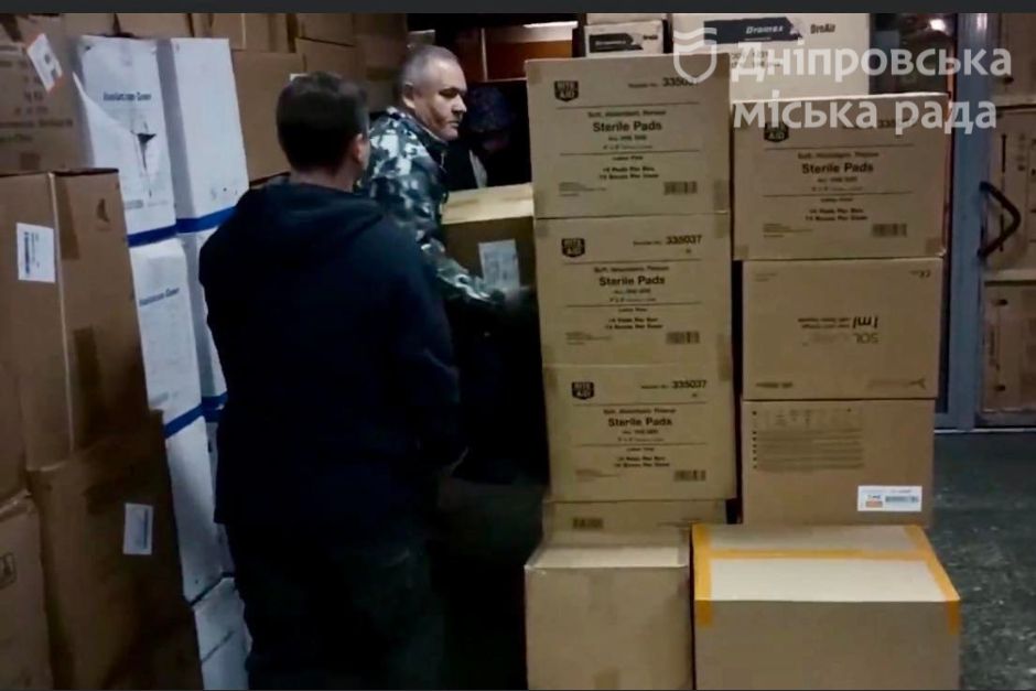 Волонтери Дніпра відправили військовим та цивільному населенню кілька великих гуманітарних вантажів - рис. 8