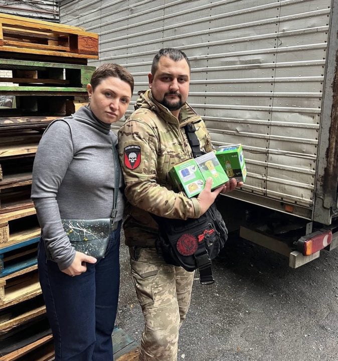 Волонтери Дніпра передали захисникам продукти, речі та автомобілі (Фото) - рис. 3