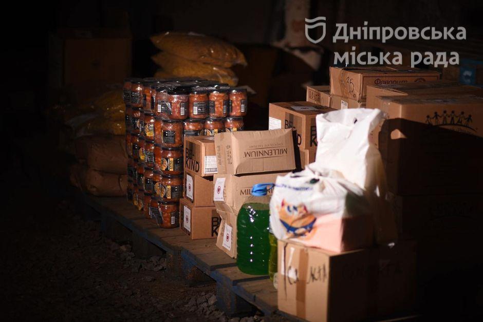 Одежда, обувь, спальники, продукты, корма для животных: помощь от волонтеров Днепра - рис. 15
