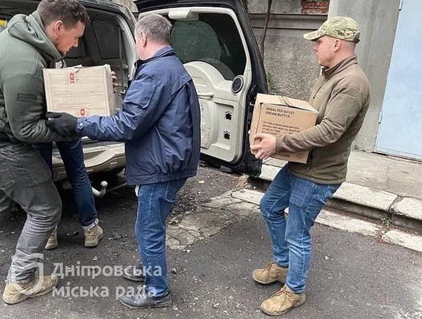 Волонтери Дніпра відправили воїнам продукти, одяг, медикаменти та корми для тварин - рис. 8