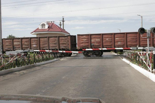 В Днепре на двое суток перекроют один из железнодорожных переездов - рис. 1