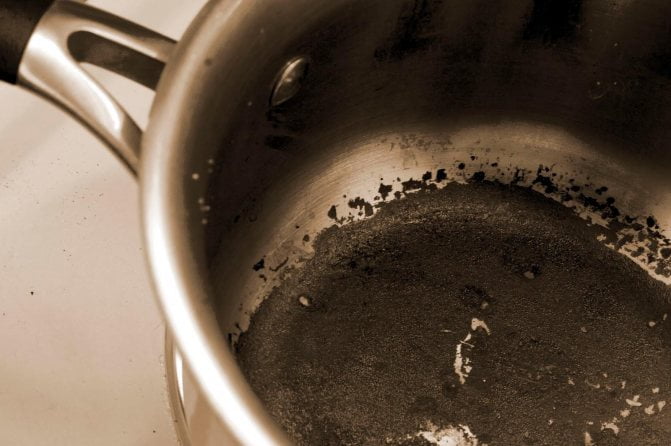 Ледь не вмерла: на Дніпропетровщині жінка власноруч зробила обігрівач - рис. 1