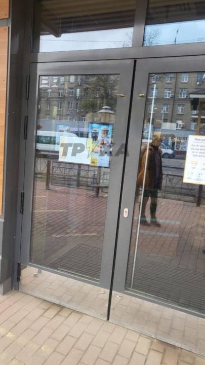 Заметили активность: в одном из ресторанов McDonald's в Днепре приступили к уборке (Фото) - рис. 3
