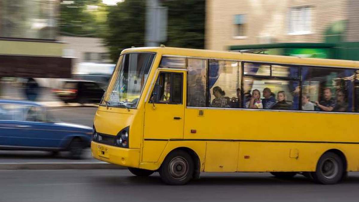 "Наражає пасажирів на небезпеку": дніпряни скаржаться на водія автобусного маршруту № 146 Б