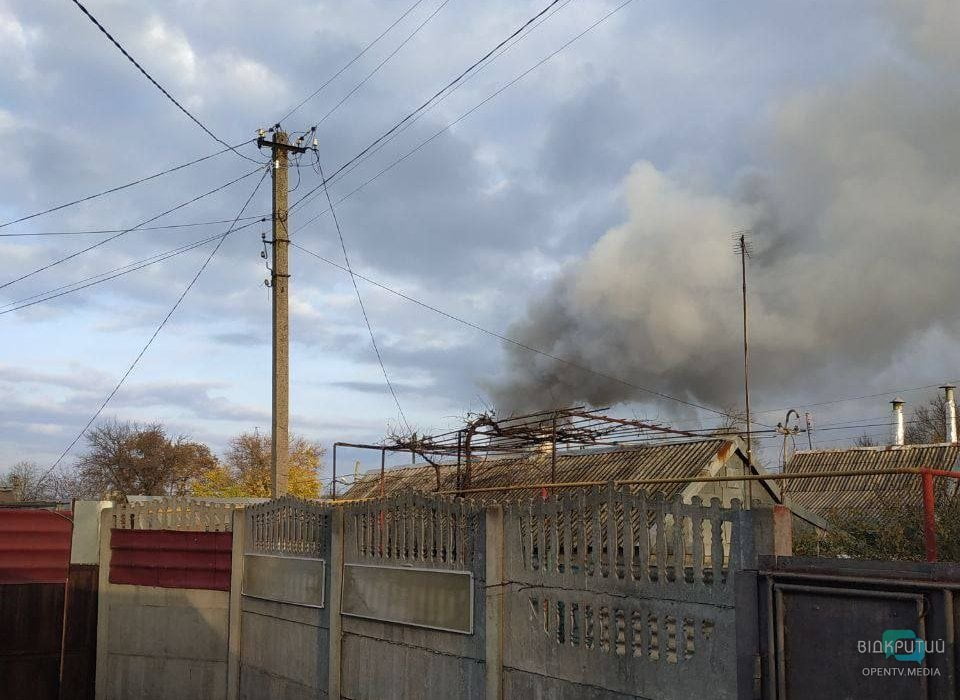 У Дніпрі на ж/м Західний та в Діївці є перебої зі світлом через масштабну пожежу - рис. 1