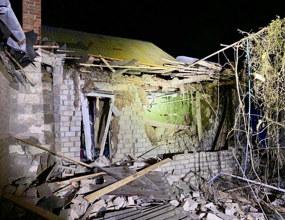 Российские оккупанты ночью 8 раз обстреляли Никопольский район: как прошла ночь на Днепропетровщине - рис. 2