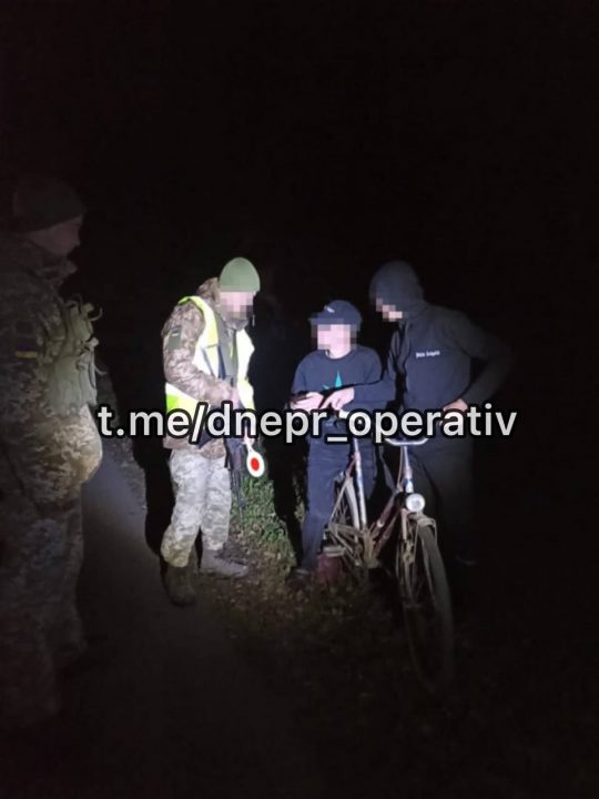 Прикордонники затримали чоловіків призовного віку із Дніпропетровщини, які "шукали краєвиди" поблизу державного кордону - рис. 2