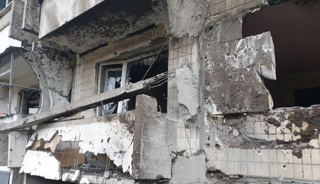 В Никополе зафиксированы многочисленные разрушения от ракетных ударов российских оккупантов - рис. 1
