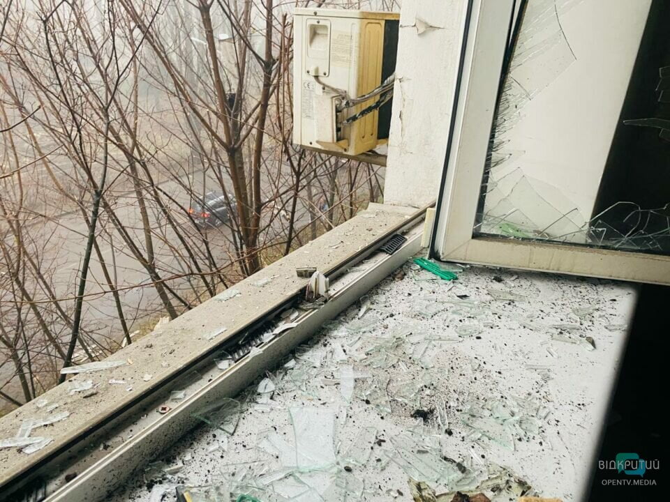 В больнице находятся 15 человек: в каком состоянии пострадавшие в результате ракетной атаки по Днепру - рис. 11