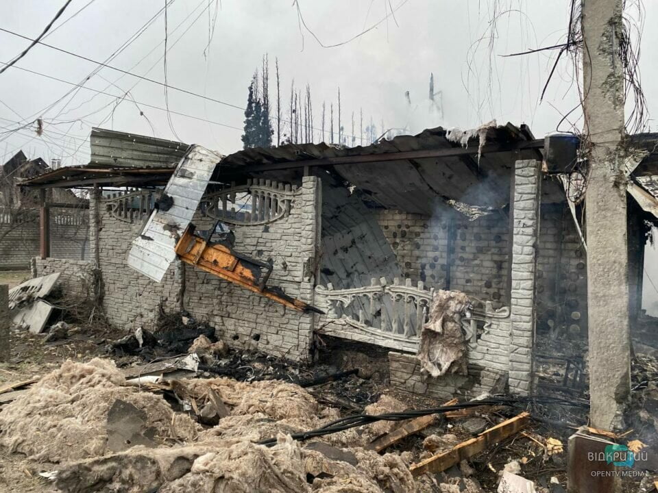 Постраждали щонайменше 13 осіб і більше 20 будинків: наслідки ракетних ударів по Дніпру