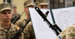 В Украине на три месяца продлили военное положение и общую мобилизацию: кого призывают - рис. 10