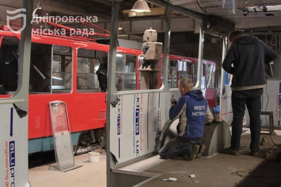 В Днепре капитально ремонтируют трамваи и троллейбусы - рис. 1