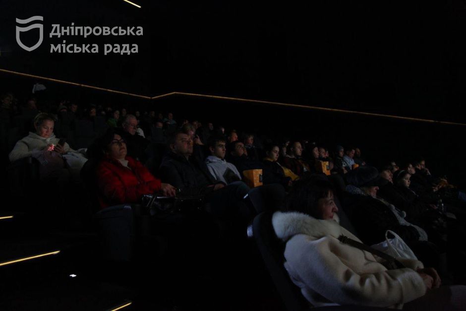 У Дніпрі стартував безкоштовний фестиваль патріотичного кіно "Наша земля" - рис. 2