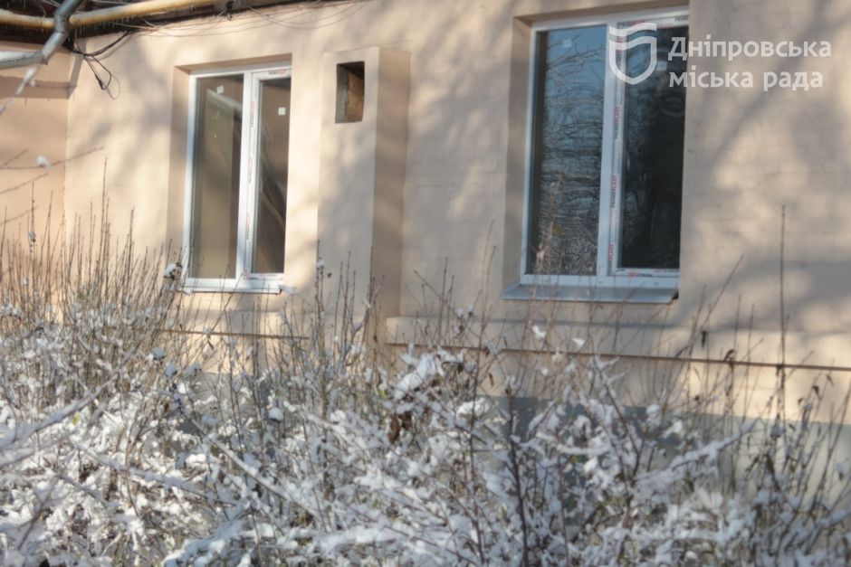 У Дніпрі відновлюють 11 будинків ОСББ та ЖБК, які постраждали внаслідок ракетного удару 26 листопада - рис. 5