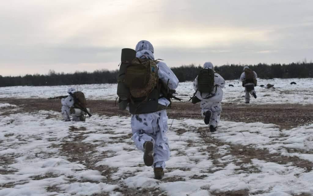 Российские захватчики используют мирное население в качестве живого щита