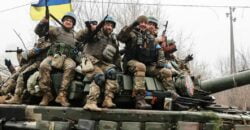 На временно оккупированных территориях российские захватчики начали "воевать" с украинскими книгами - рис. 16