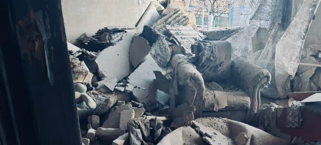 Оккупанты нанесли ракетный удар по промышленному объекту в Кривом Роге: есть пострадавшие - рис. 3