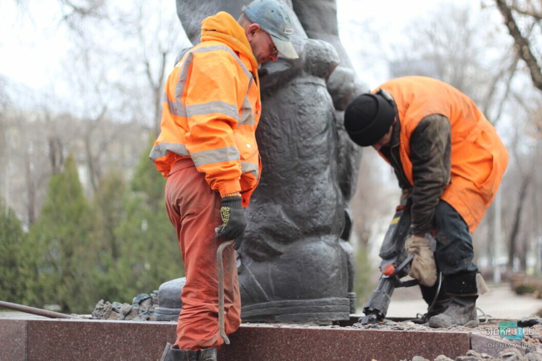 У Дніпрі готуються до демонтажу пам’ятника Чкалову (Фото)  