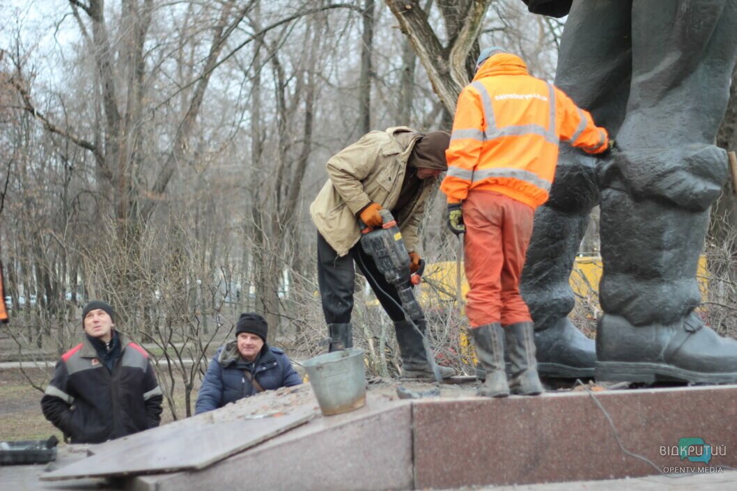 У Дніпрі готуються до демонтажу пам’ятника Чкалову (Фото)  