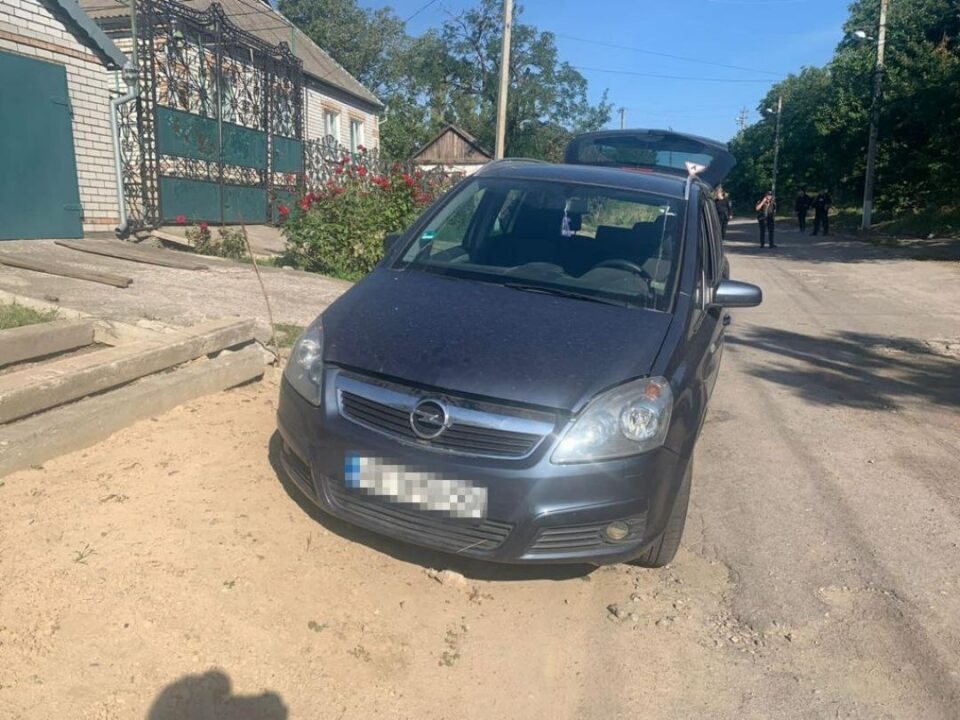 В Никополе на Днепропетровщине полицейские разыскали мужчину, угнавшего два автомобиля