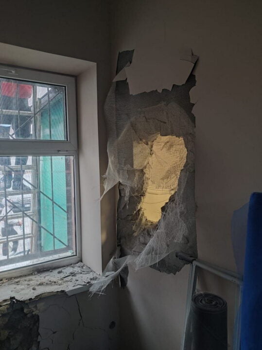 Наслідки обстрілу Нікопольського району 11 грудня: подробиці від поліції