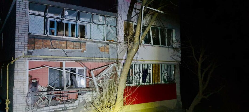 Російські окупанти вночі дев'ять разів за ніч обстріляли Нікопольський район Дніпропетровщини - рис. 5