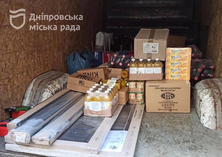Волонтеры Днепра передали на фронт продукты и медикаменты - рис. 7