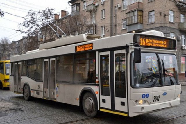 У Дніпрі на маршрути міського електротранспорту вийшли 78 одиниць рухомого складу