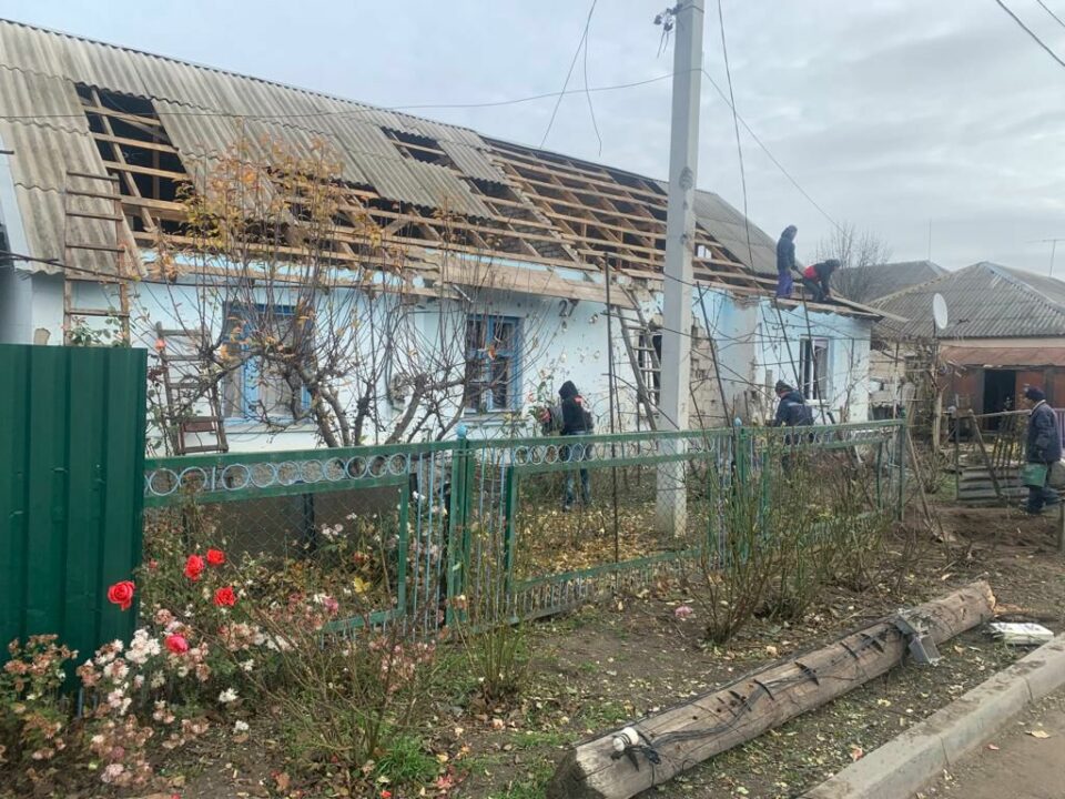 Полицейские показали фото последствий вражеской атаки в Никопольщину - рис. 1