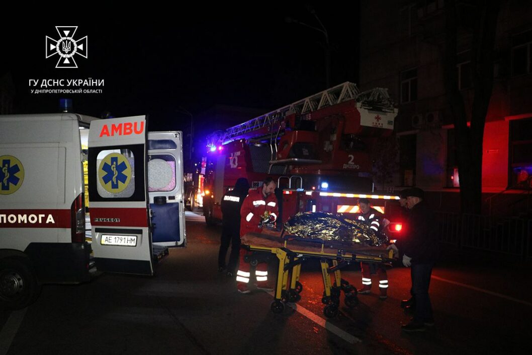 В Шевченковском районе Днепра горела квартира: есть погибшие и пострадавшие - рис. 3