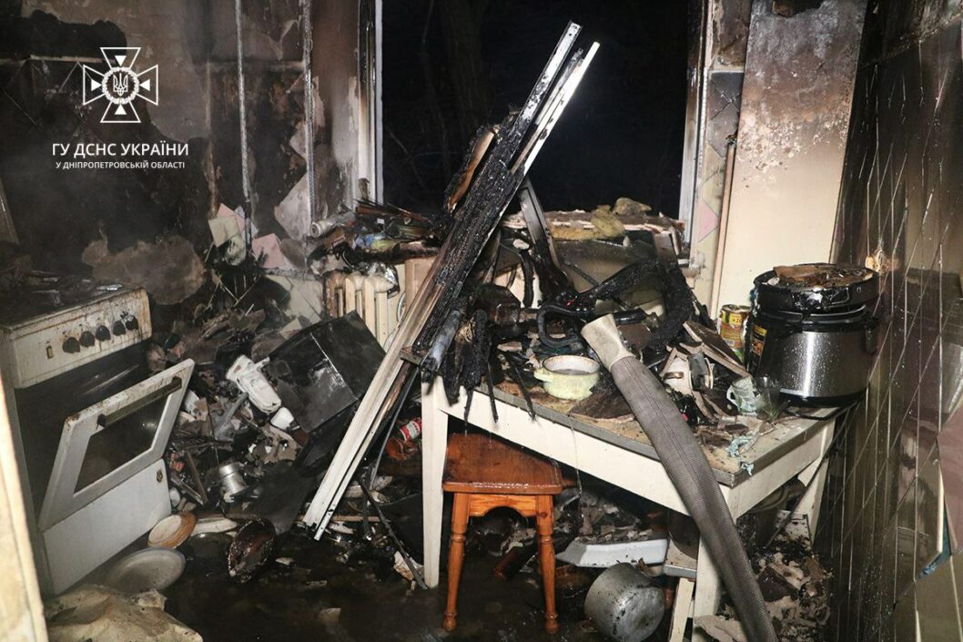 В Шевченковском районе Днепра горела квартира: есть погибшие и пострадавшие - рис. 5