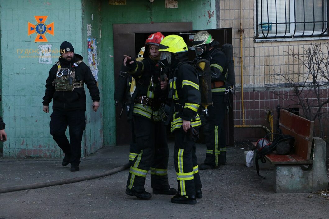Наслідки пожежі у Дніпрі: співробітники ДСНС та правоохоронці врятували 19 осіб, 2 загинуло