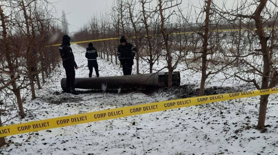 Під час масованої атаки окупантів по Україні на території Молдови впав фрагмент ракети