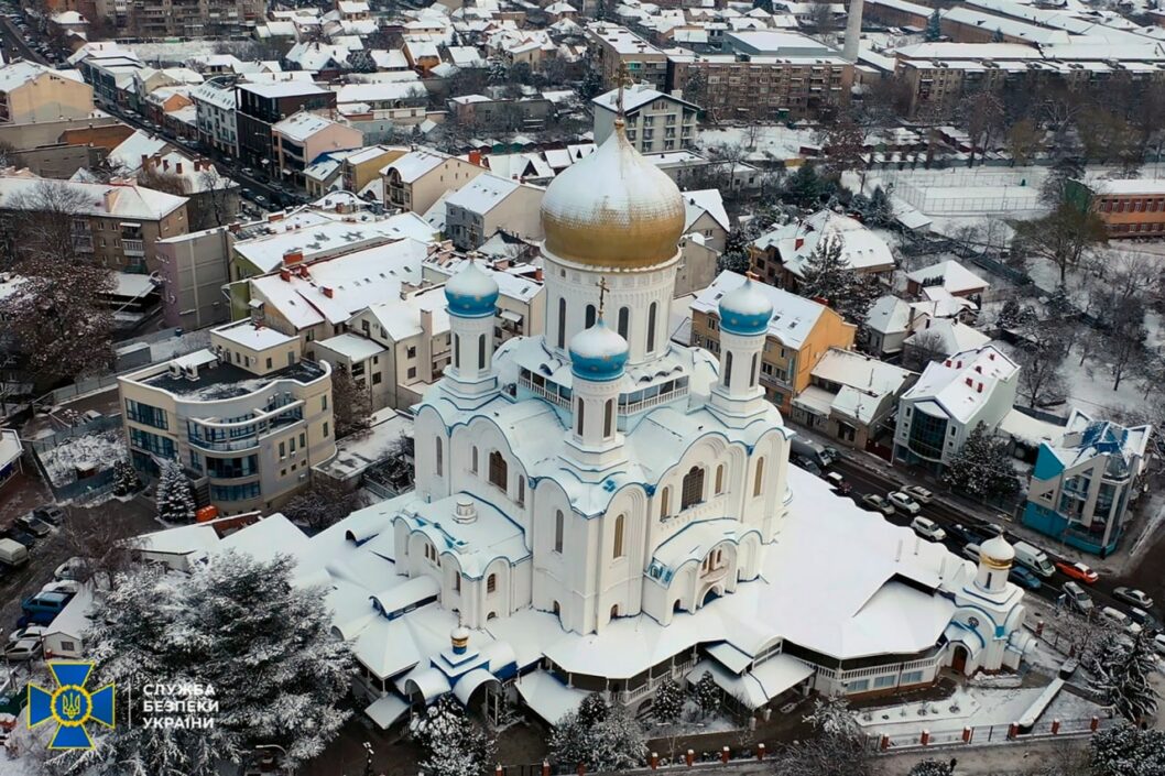 Называл украинцев "безбожниками-сатанистами": СБУ задержали настоятеля храма УПЦ МП - рис. 1