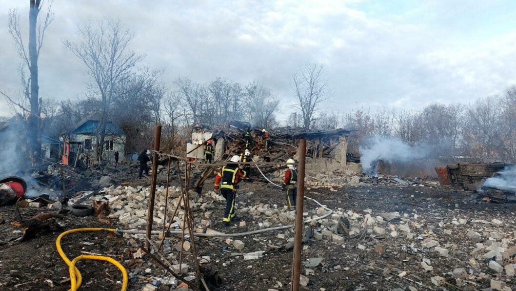 В результате ракетного удара по Киеву пострадали три человека