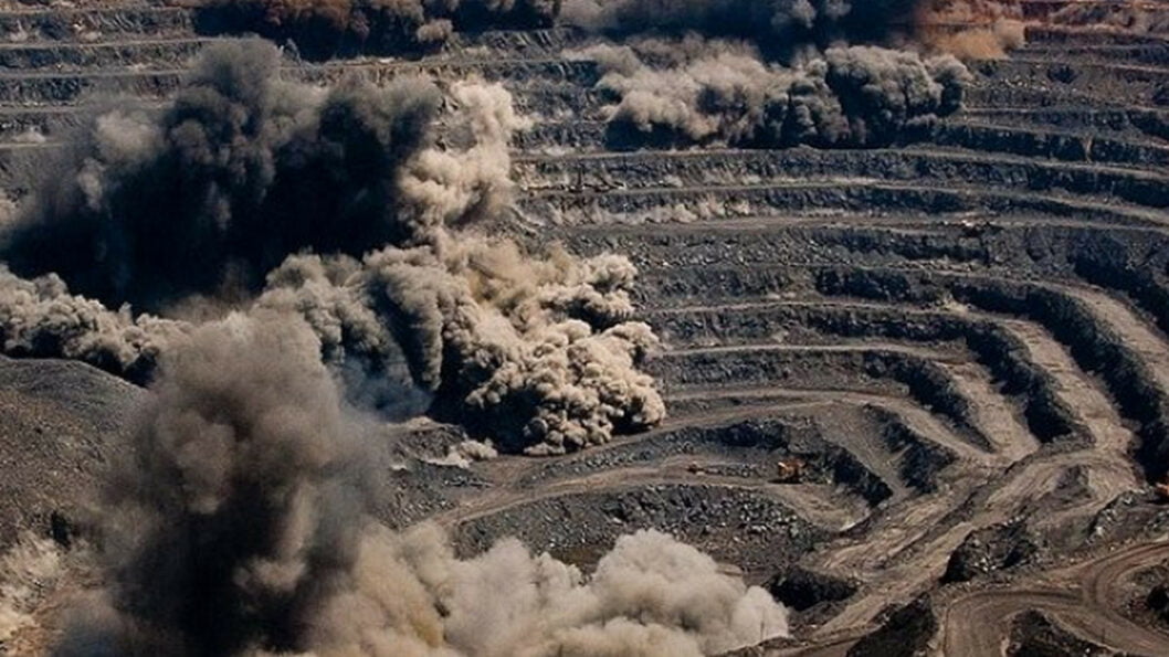 Причин для паніки немає: у Кривому Розі проводять вибухові роботи - рис. 1