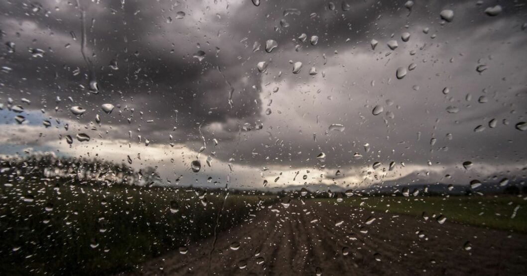 Переменная облачность и дождь: погода в Днепре на первый день года
