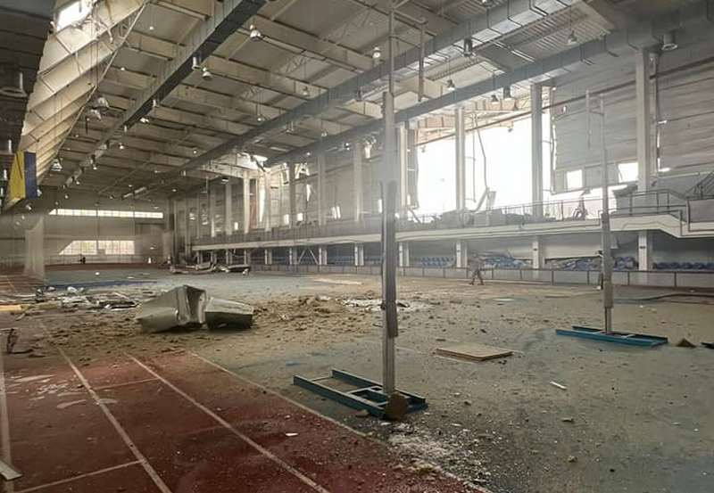 Зруйнований російськими ракетами: Президент ФДУ Михайло Кошляк показав, як сьогодні виглядає спорткомплекс в Бахмуті