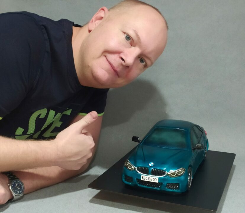 Торт у вигляді BMW: кондитер з Дніпра зробив унікальну роботу