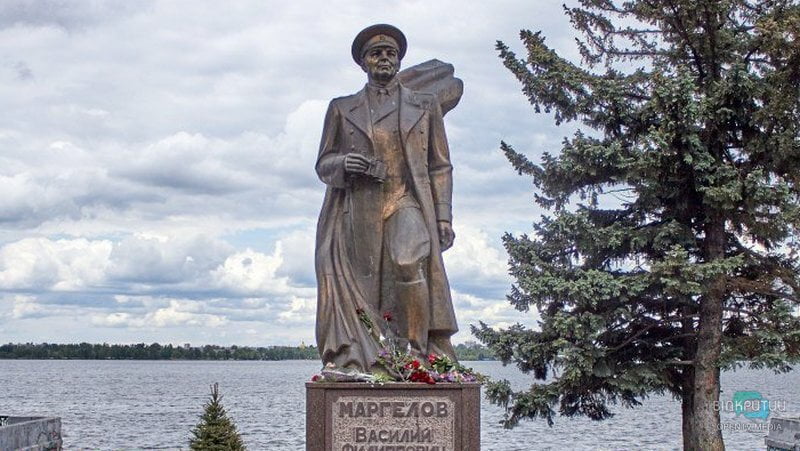 Пам'ятник Василю Маргелову у Дніпрі